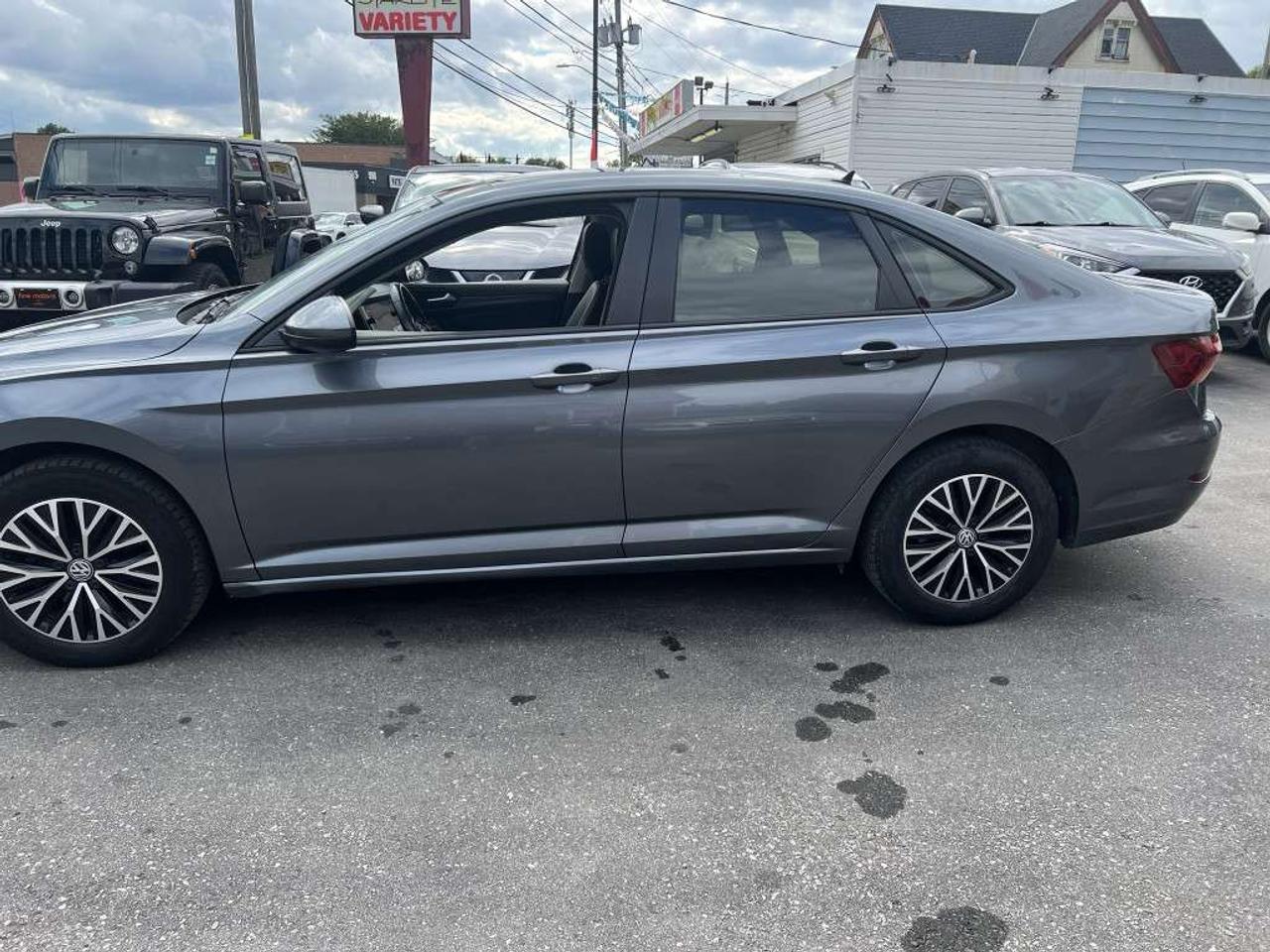 2019 Volkswagen Jetta 1.4T Highline 4dr Sedan Automatic Photo3