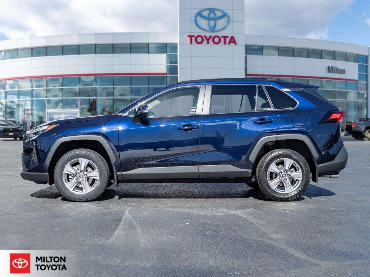 2025 Toyota RAV4 POWER SEAT SUNROOF HEATED STEERING CARPLAYONE OWNER XLE Photo