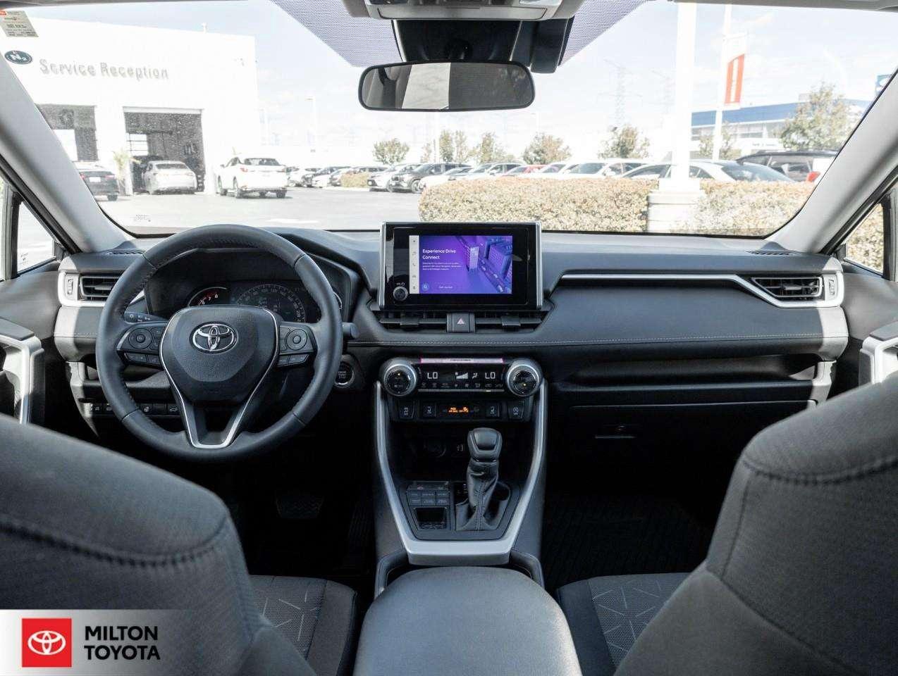 2025 Toyota RAV4 POWER SEAT SUNROOF HEATED STEERING CARPLAYONE OWNER XLE Photo