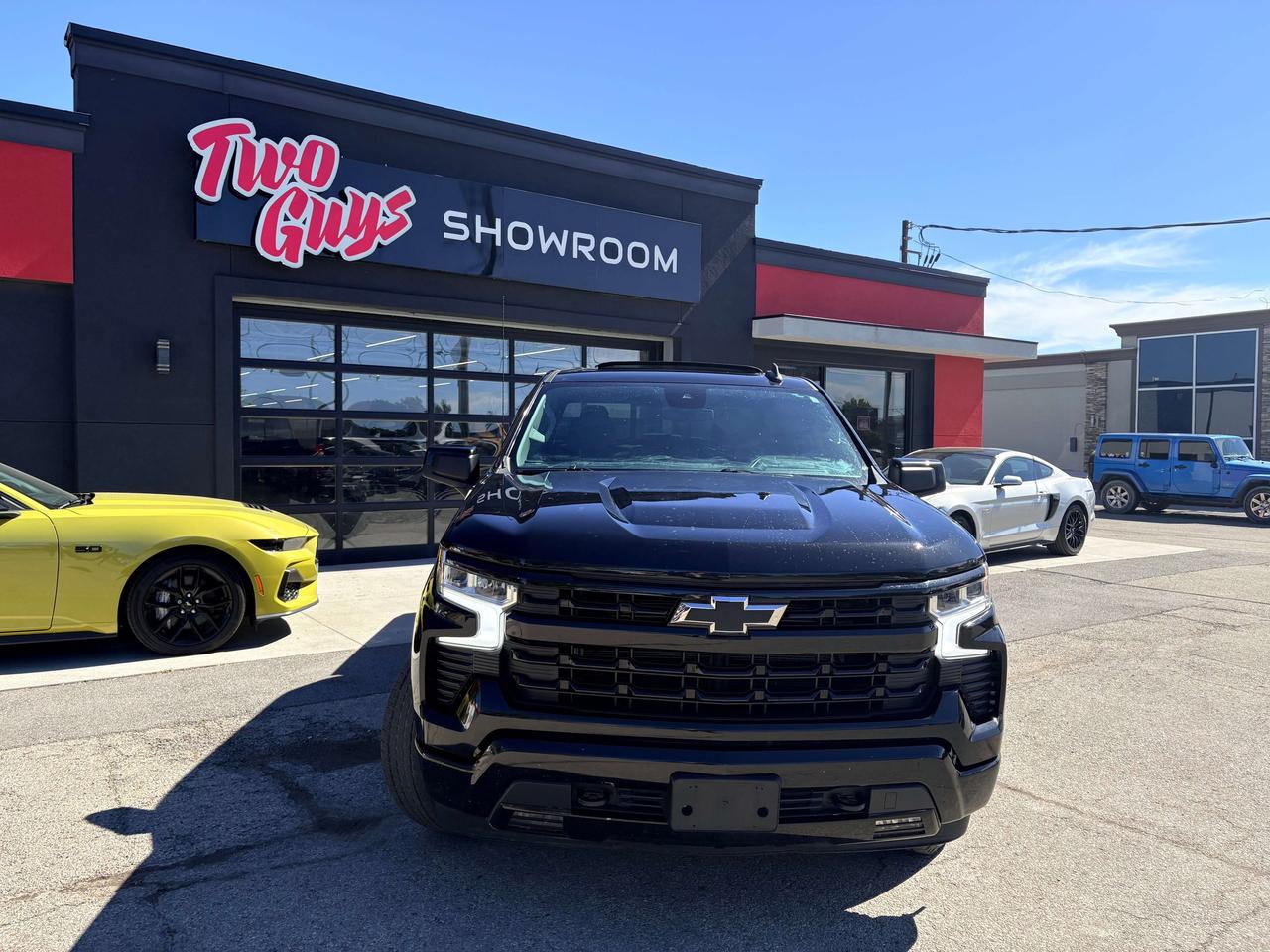 2024 Chevrolet Silverado 1500 RST Z71   5.3L Crew 4WD   Leather   Sunroof   New Photo4