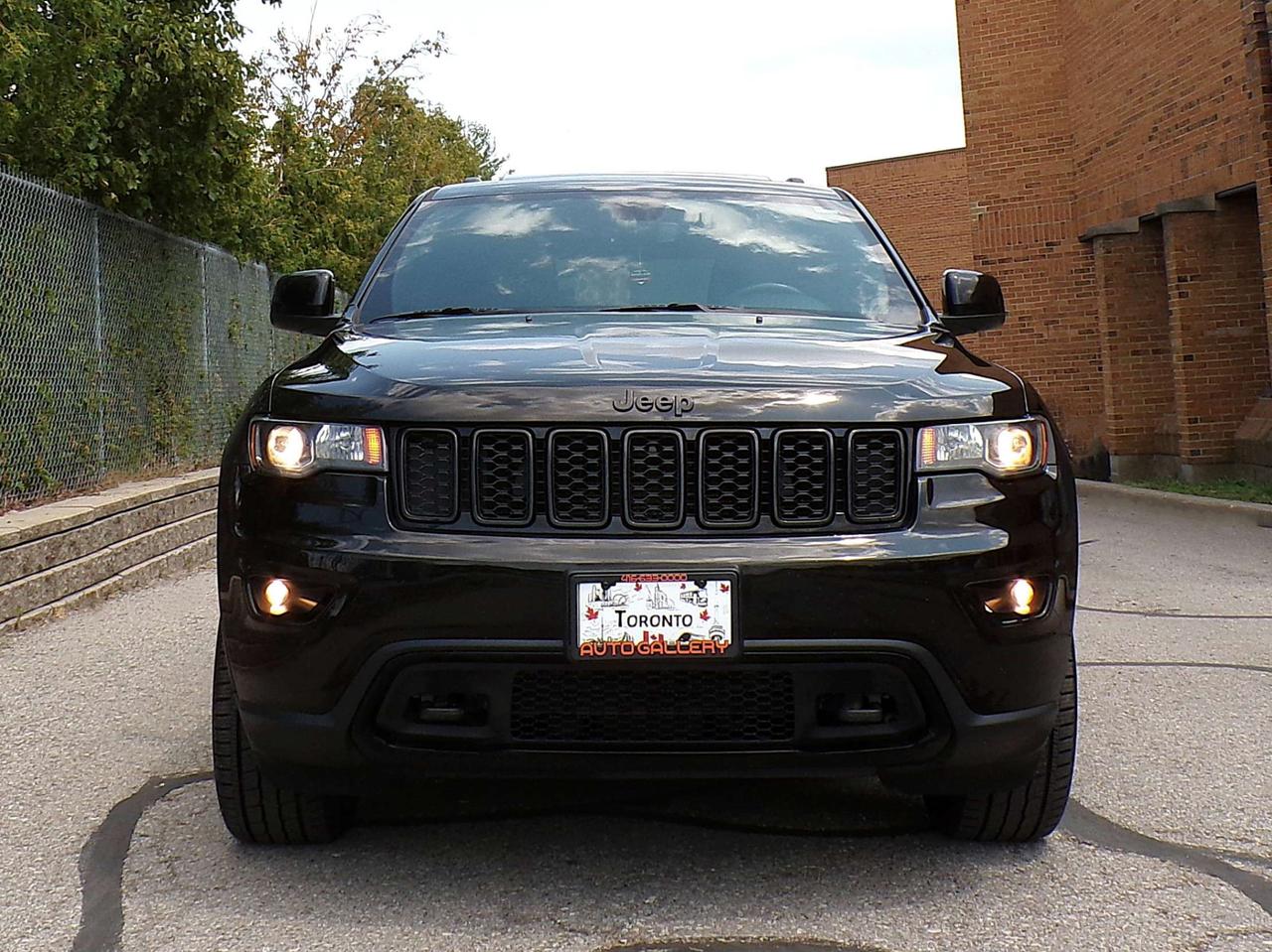 2019 Jeep Grand Cherokee LAREDO ALTITUDE 4X4 BLACK TOP PKG. BSM NAVI REAR CAMERA Photo5