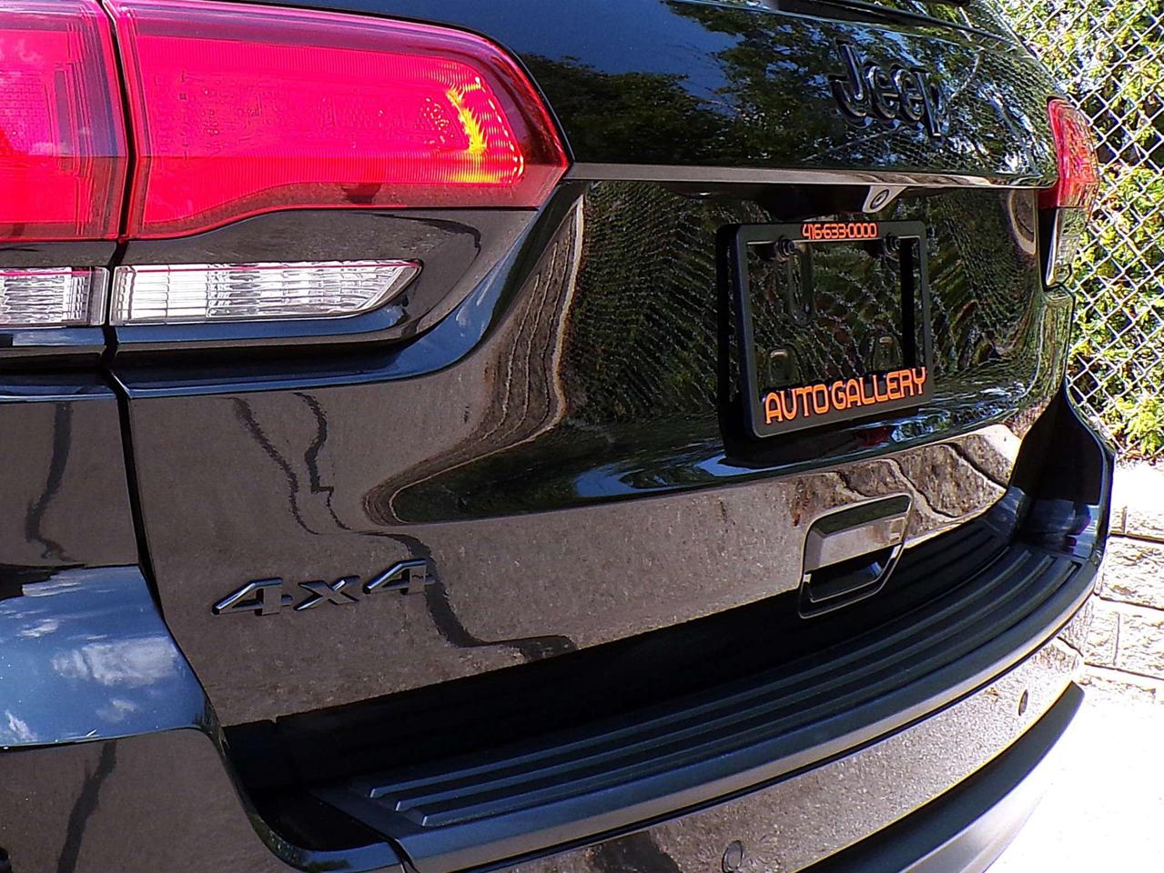 2019 Jeep Grand Cherokee LAREDO ALTITUDE 4X4 BLACK TOP PKG. BSM NAVI REAR CAMERA Photo