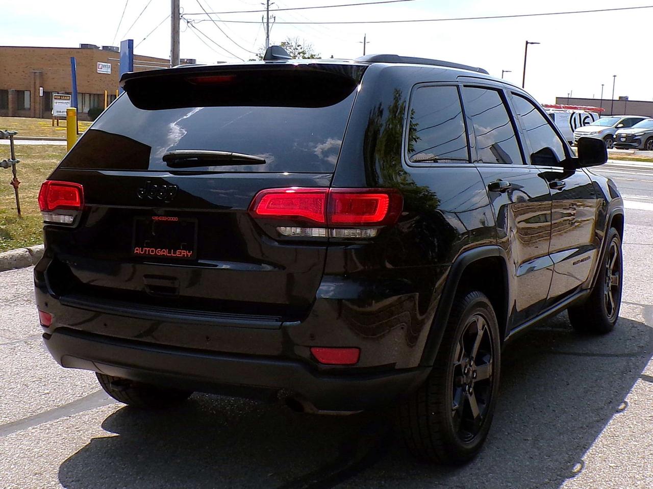 2019 Jeep Grand Cherokee LAREDO ALTITUDE 4X4 BLACK TOP PKG. BSM NAVI REAR CAMERA Photo