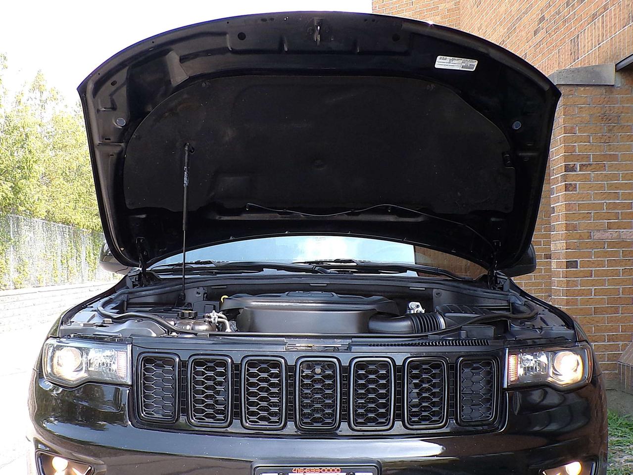 2019 Jeep Grand Cherokee LAREDO ALTITUDE 4X4 BLACK TOP PKG. BSM NAVI REAR CAMERA Photo
