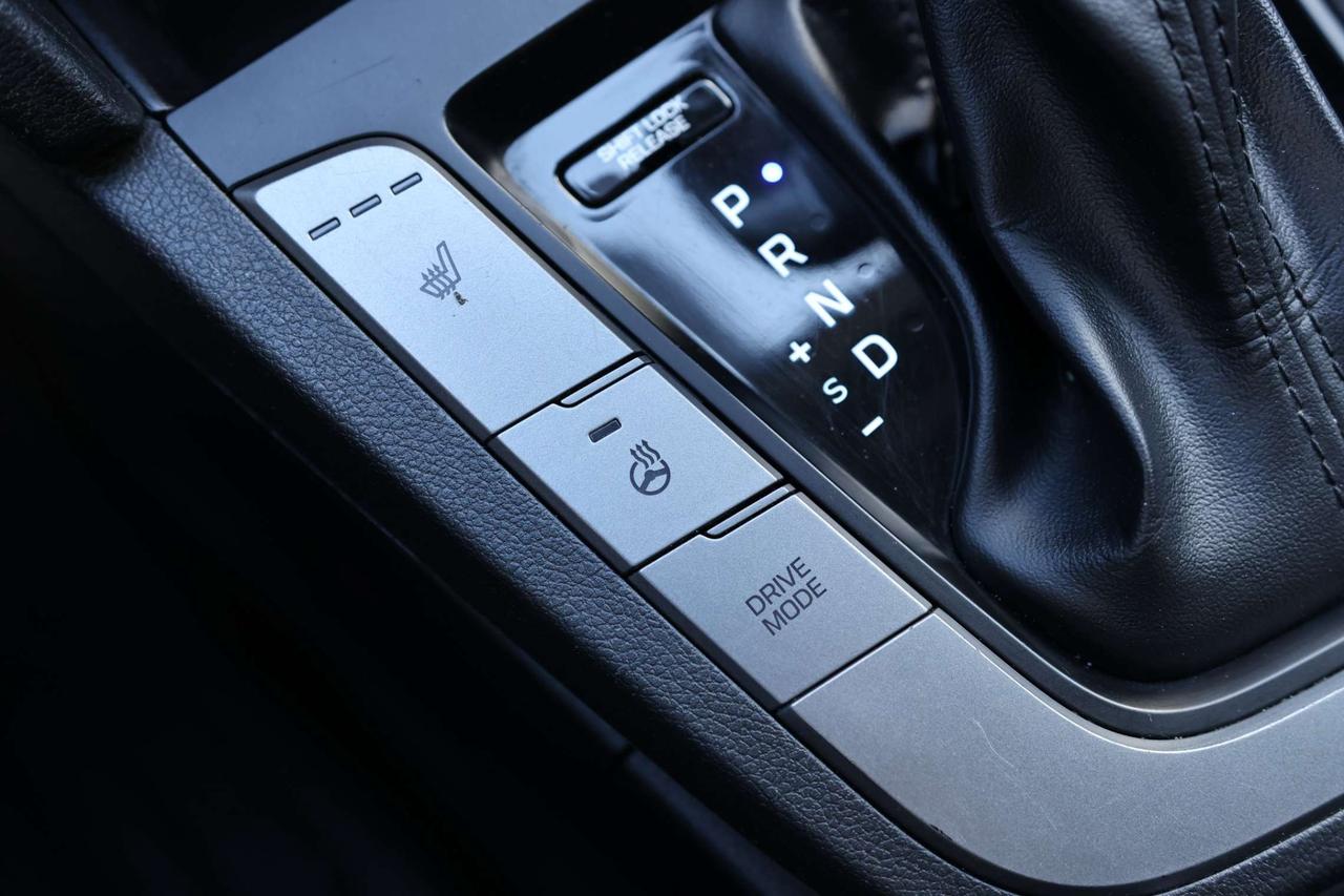2020 Hyundai Elantra PREFERRED-R STARTER/BCAM/BLIS/H SEATS & STEERING/CARPLAY/BLUETOOTH/CRUISE CONTROL Photo
