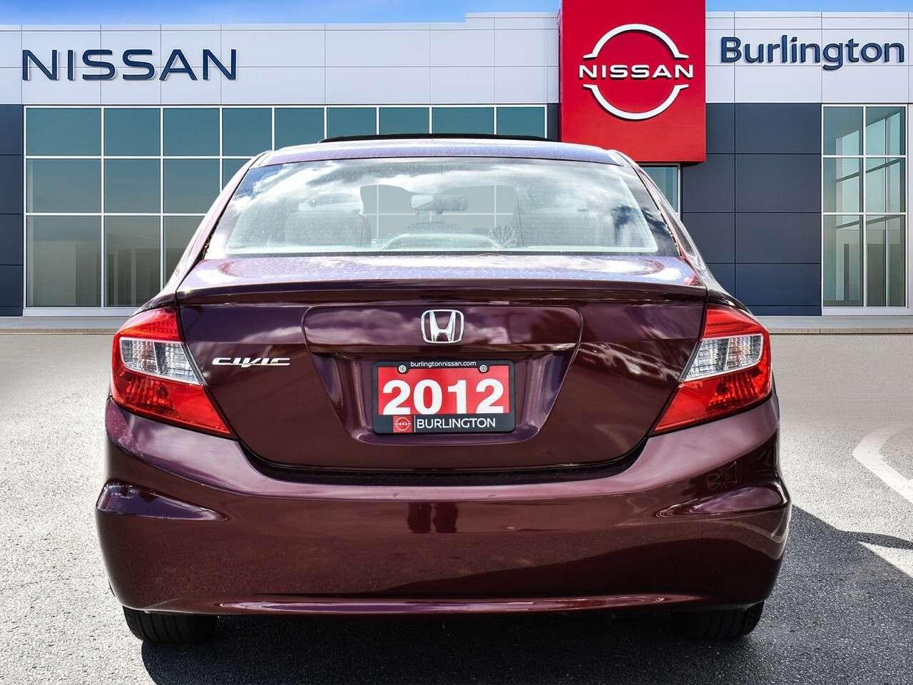 2012 Honda Civic MANUAL TRANSMISSION, FUEL SAVER, GREAT SHAPE Photo