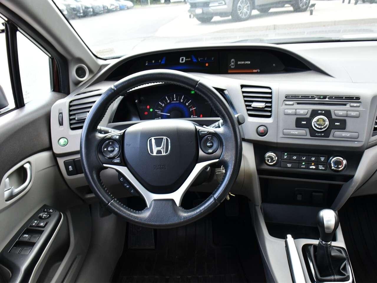 2012 Honda Civic MANUAL TRANSMISSION, FUEL SAVER, GREAT SHAPE Photo