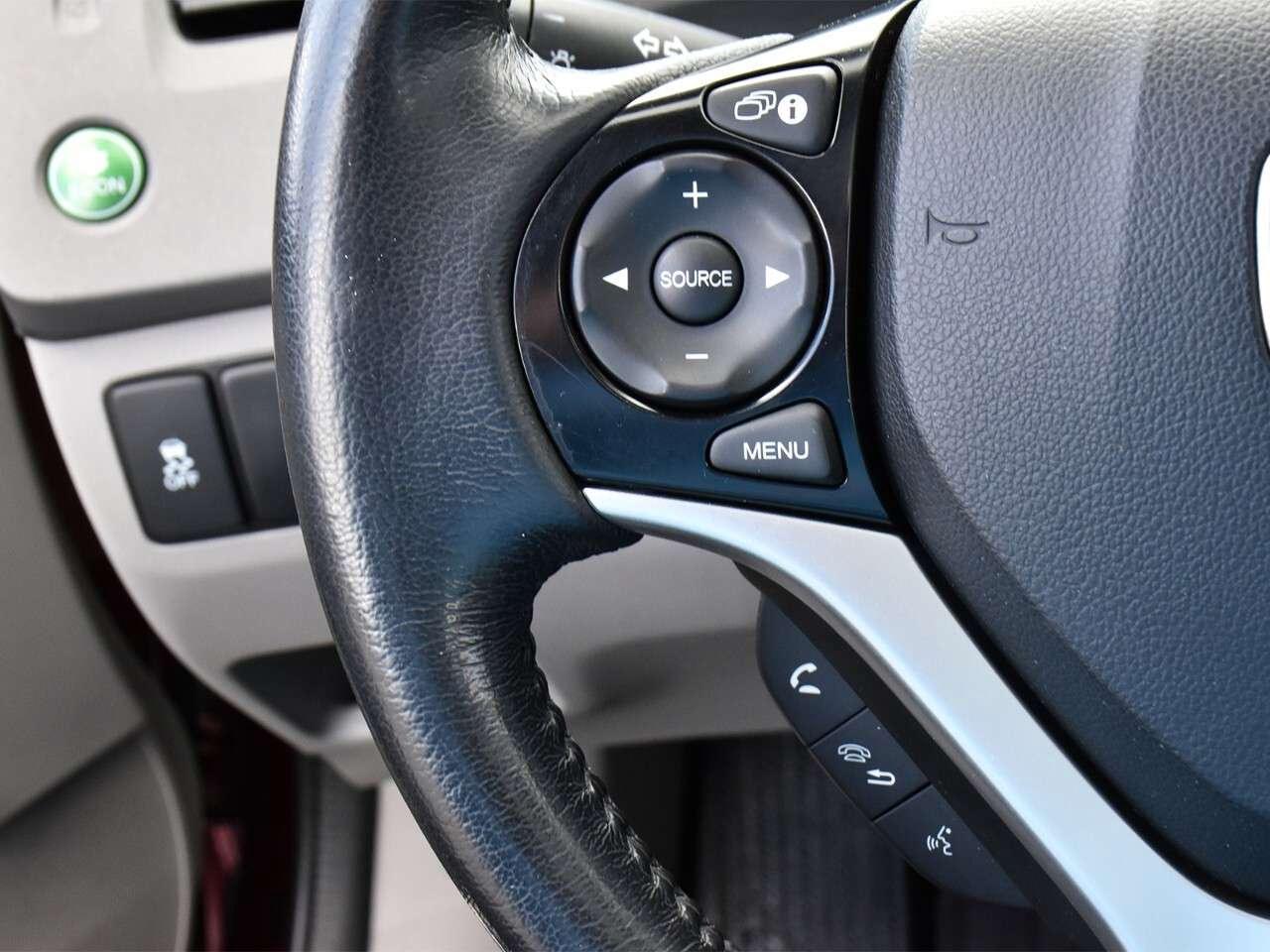 2012 Honda Civic MANUAL TRANSMISSION, FUEL SAVER, GREAT SHAPE Photo