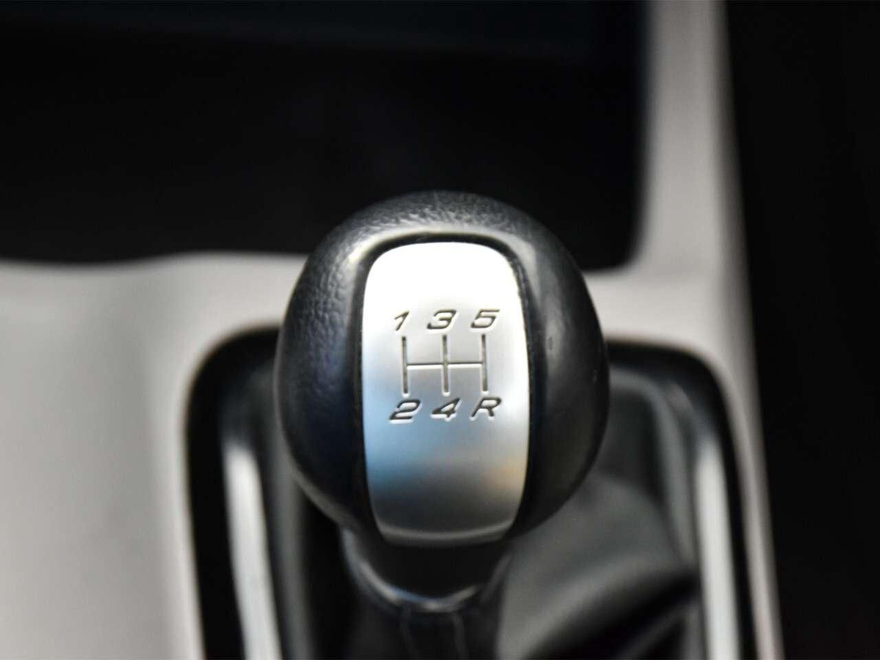 2012 Honda Civic MANUAL TRANSMISSION, FUEL SAVER, GREAT SHAPE Photo