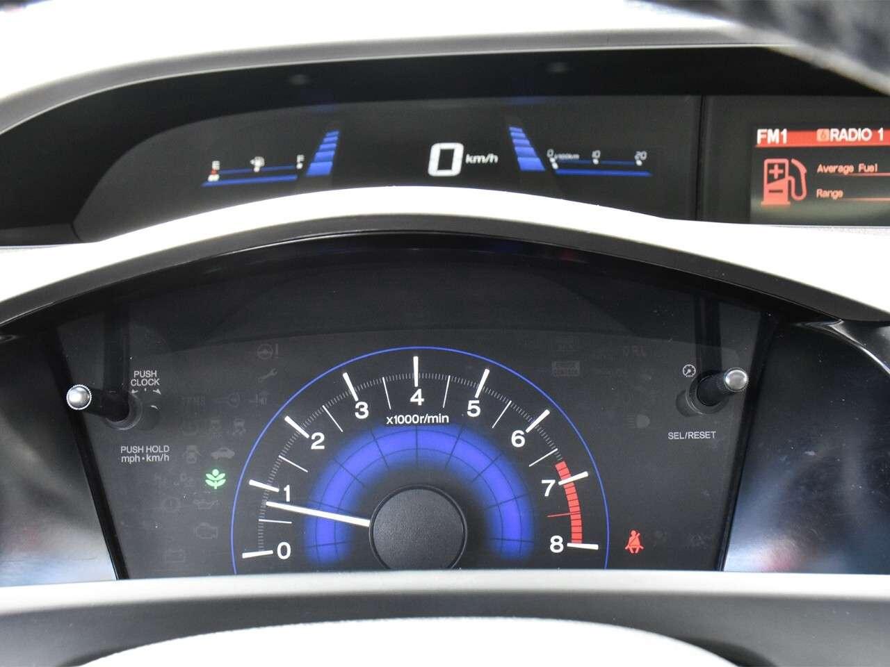 2012 Honda Civic MANUAL TRANSMISSION, FUEL SAVER, GREAT SHAPE Photo
