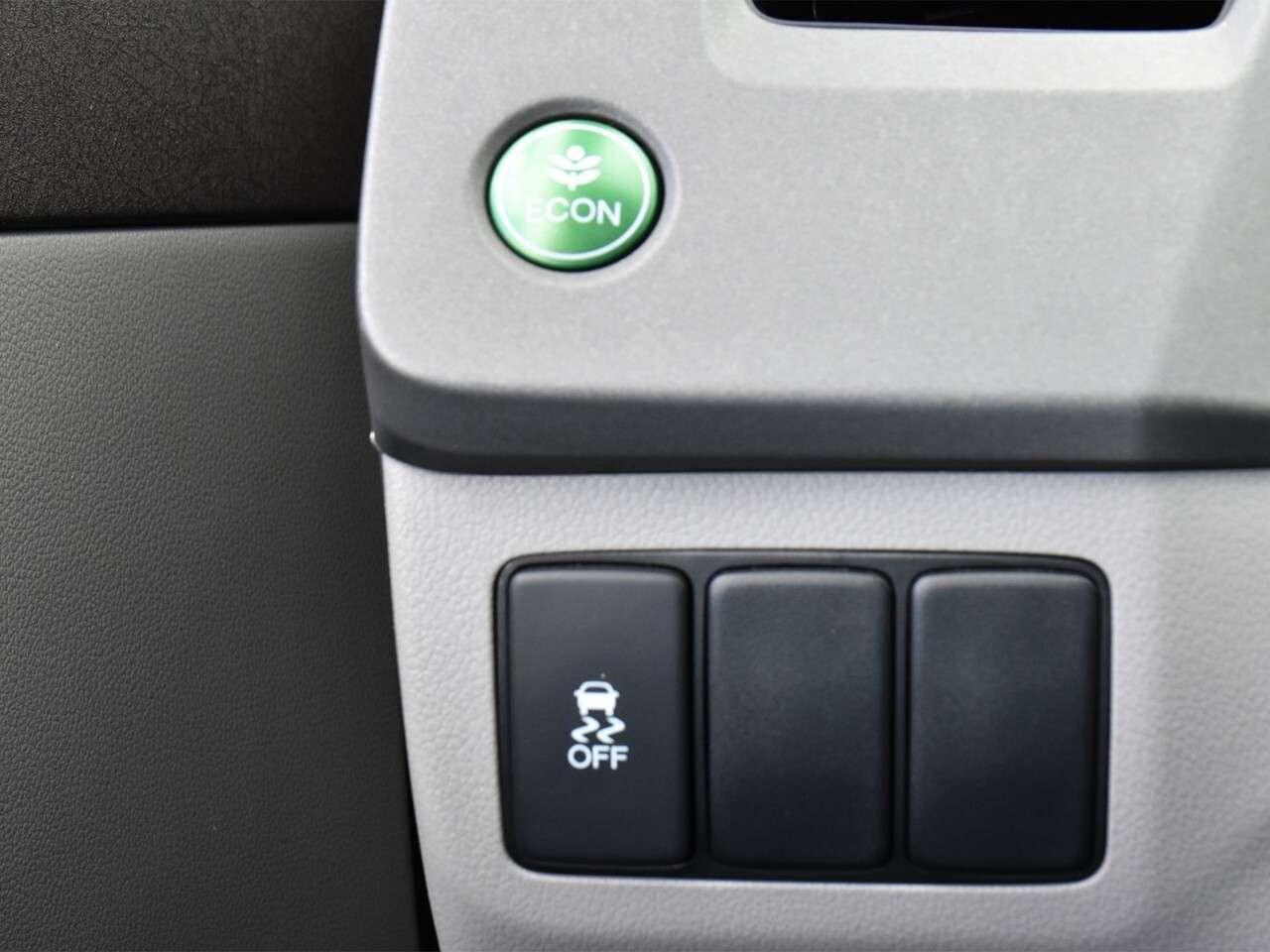 2012 Honda Civic MANUAL TRANSMISSION, FUEL SAVER, GREAT SHAPE Photo