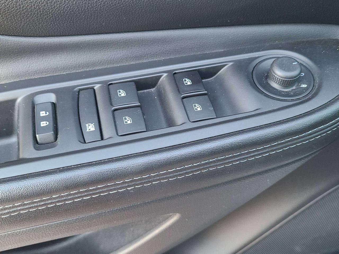2022 Buick Encore PREFERRED AWD, ALLOYS, A/C, APPLE/ANDROID, 42K! Photo