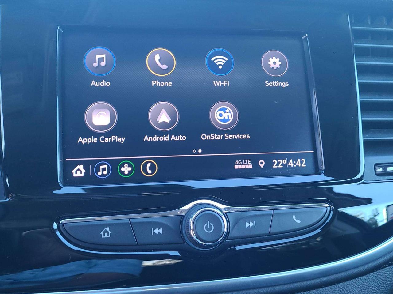 2022 Buick Encore PREFERRED AWD, ALLOYS, A/C, APPLE/ANDROID, 42K! Photo