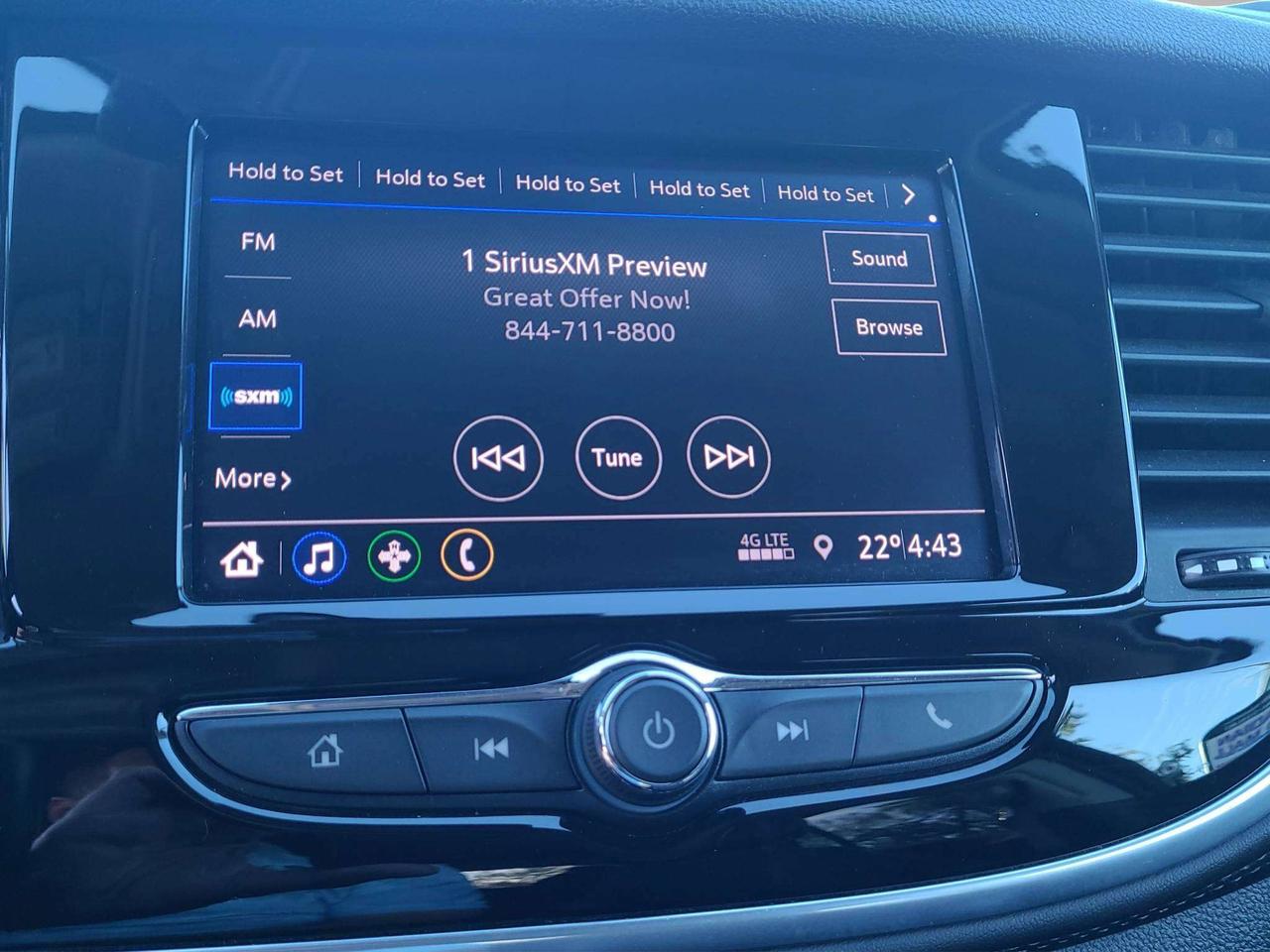 2022 Buick Encore PREFERRED AWD, ALLOYS, A/C, APPLE/ANDROID, 42K! Photo