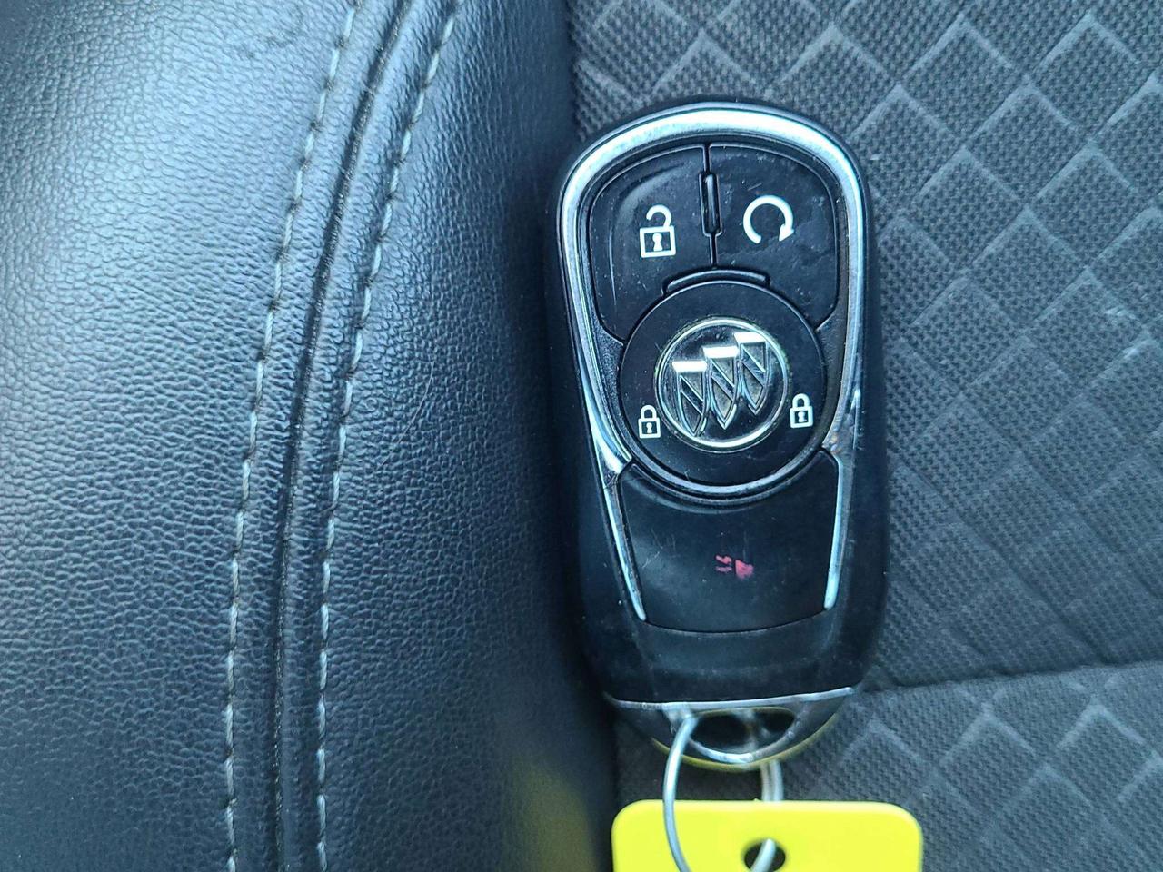 2022 Buick Encore PREFERRED AWD, ALLOYS, A/C, APPLE/ANDROID, 42K! Photo