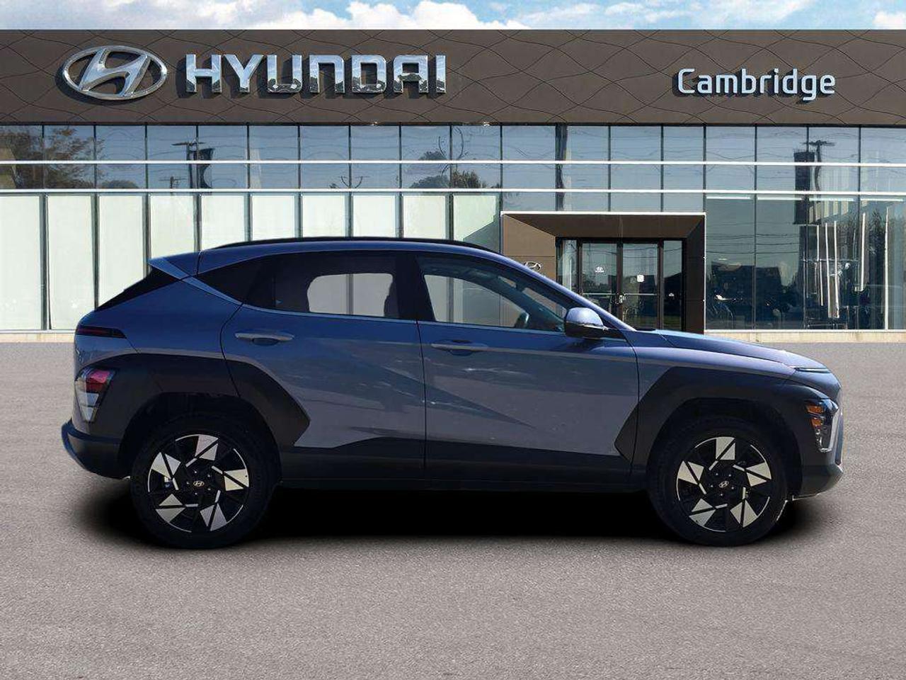 2025 Hyundai KONA Preferred Trend   NO ACCIDENTS LTHR S.ROOF 8.1L/100KM Photo