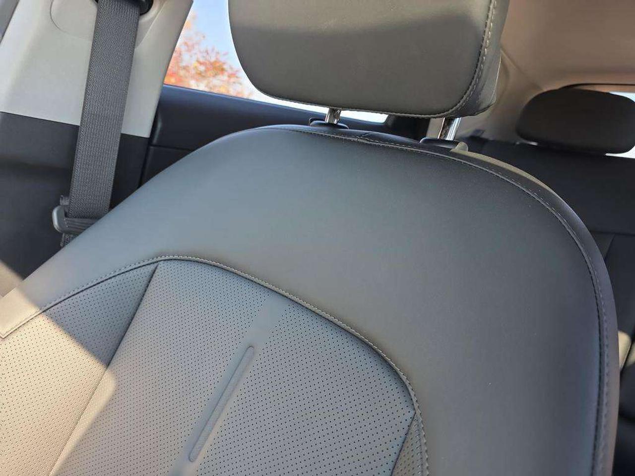 2025 Hyundai KONA Preferred Trend   NO ACCIDENTS LTHR S.ROOF 8.1L/100KM Photo