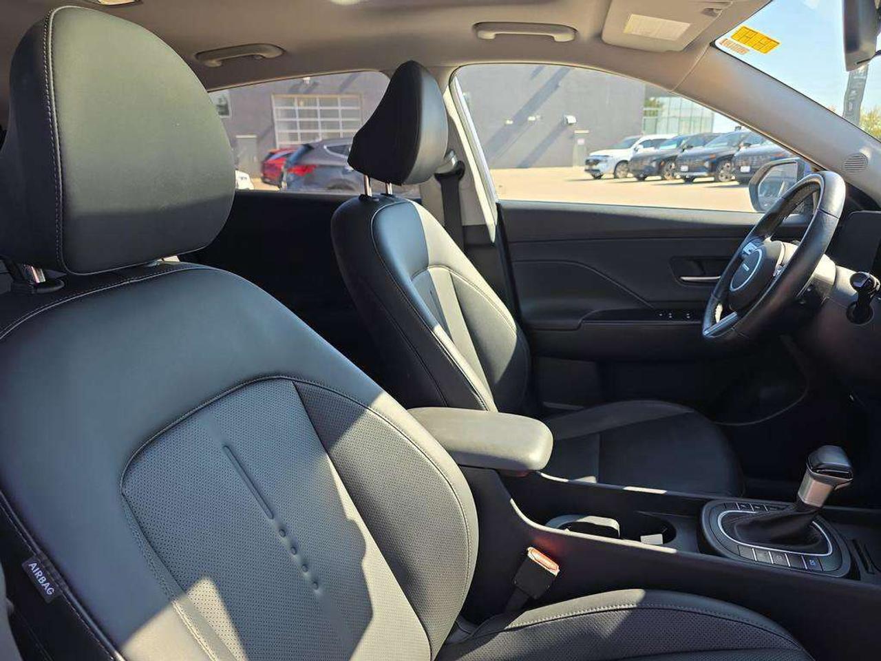 2025 Hyundai KONA Preferred Trend   NO ACCIDENTS LTHR S.ROOF 8.1L/100KM Photo