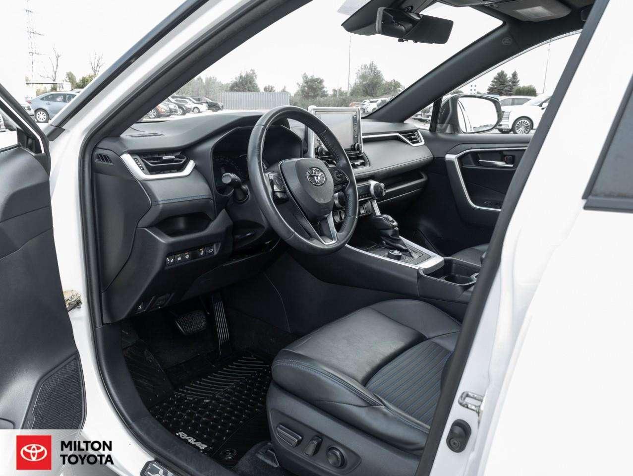 2021 Toyota RAV4 LEATHER SUNROOF CARPLAY HEATED STEERING RADDAR CRUISE XLE Photo