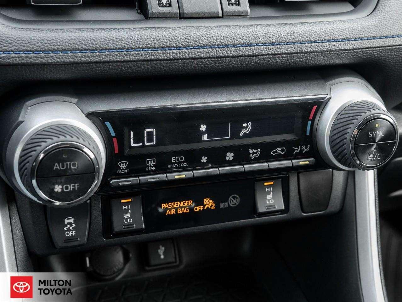 2021 Toyota RAV4 LEATHER SUNROOF CARPLAY HEATED STEERING RADDAR CRUISE XLE Photo