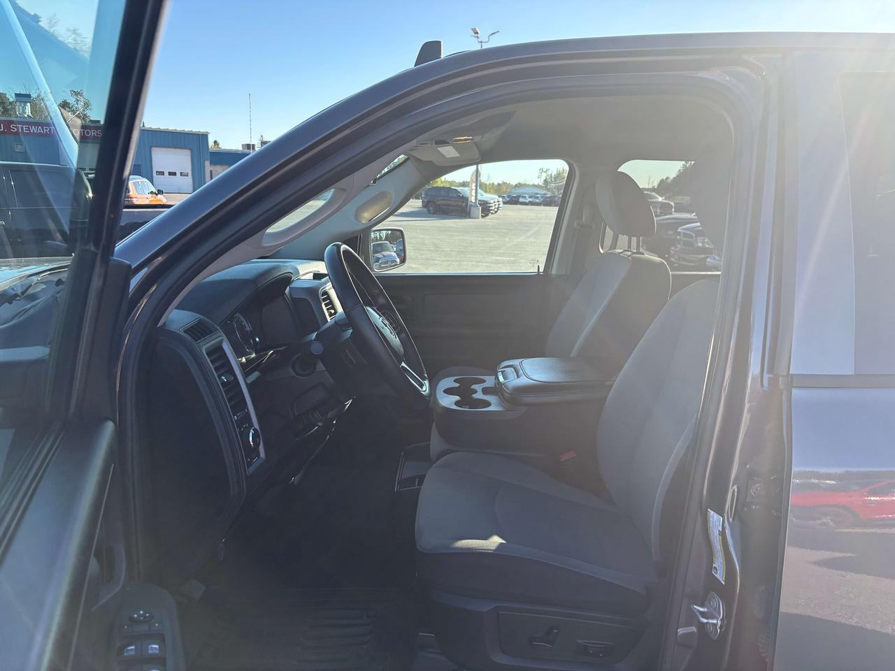 2021 RAM 1500 Express - htd seat/wheel - tow pkg Photo1