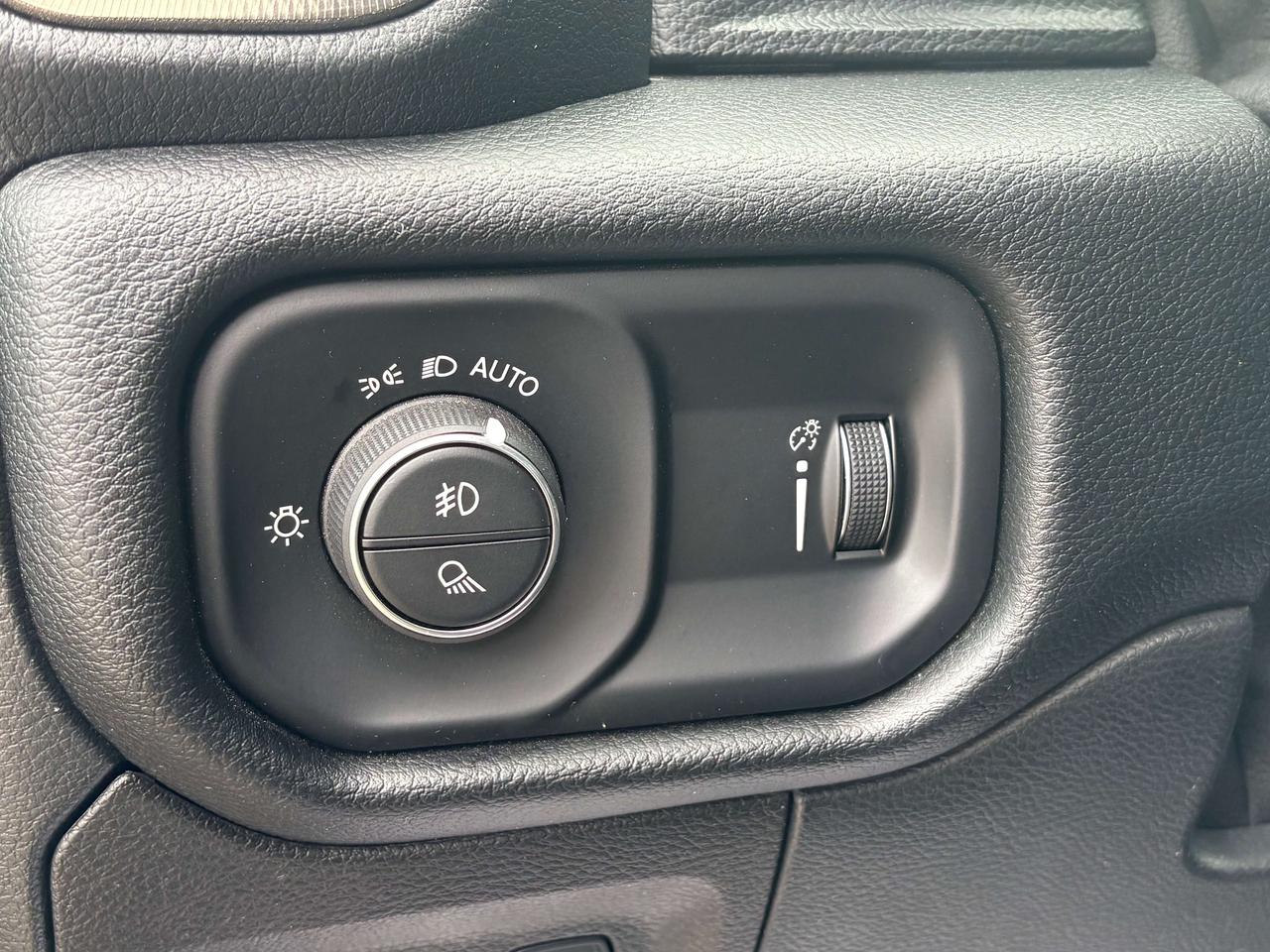 2022 RAM 1500 Sport 4x4   Nav.   Leather   Heated/Cooled Seats Photo