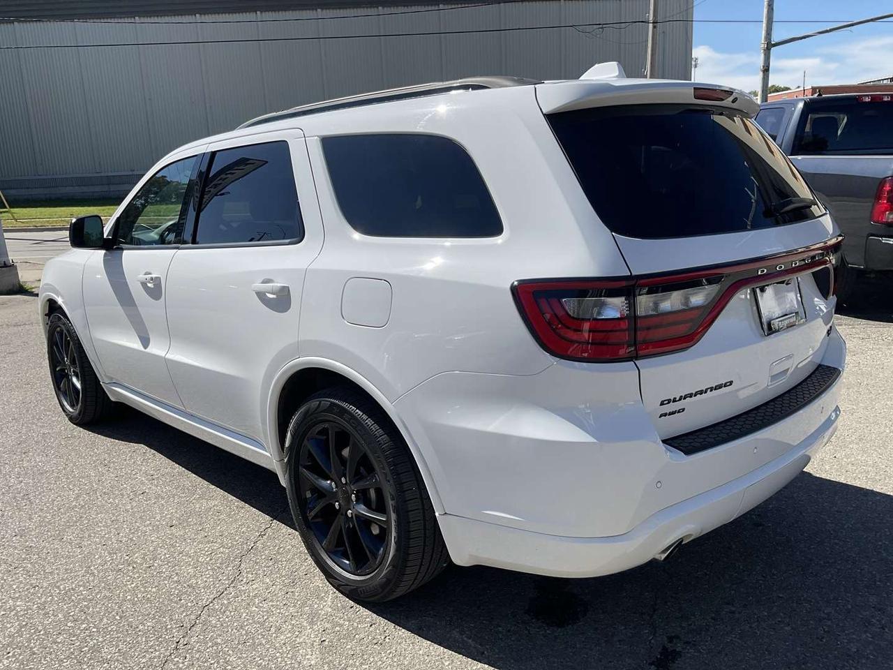 2017 Dodge Durango R/T AWD - LEATHER! NAV! BACK-UP CAM! BSM! 7 PASS! Photo
