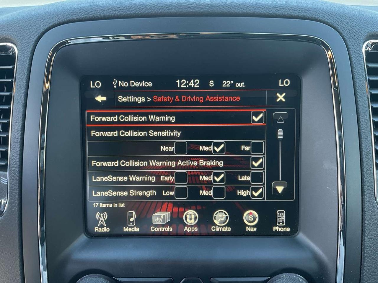 2017 Dodge Durango R/T AWD - LEATHER! NAV! BACK-UP CAM! BSM! 7 PASS! Photo