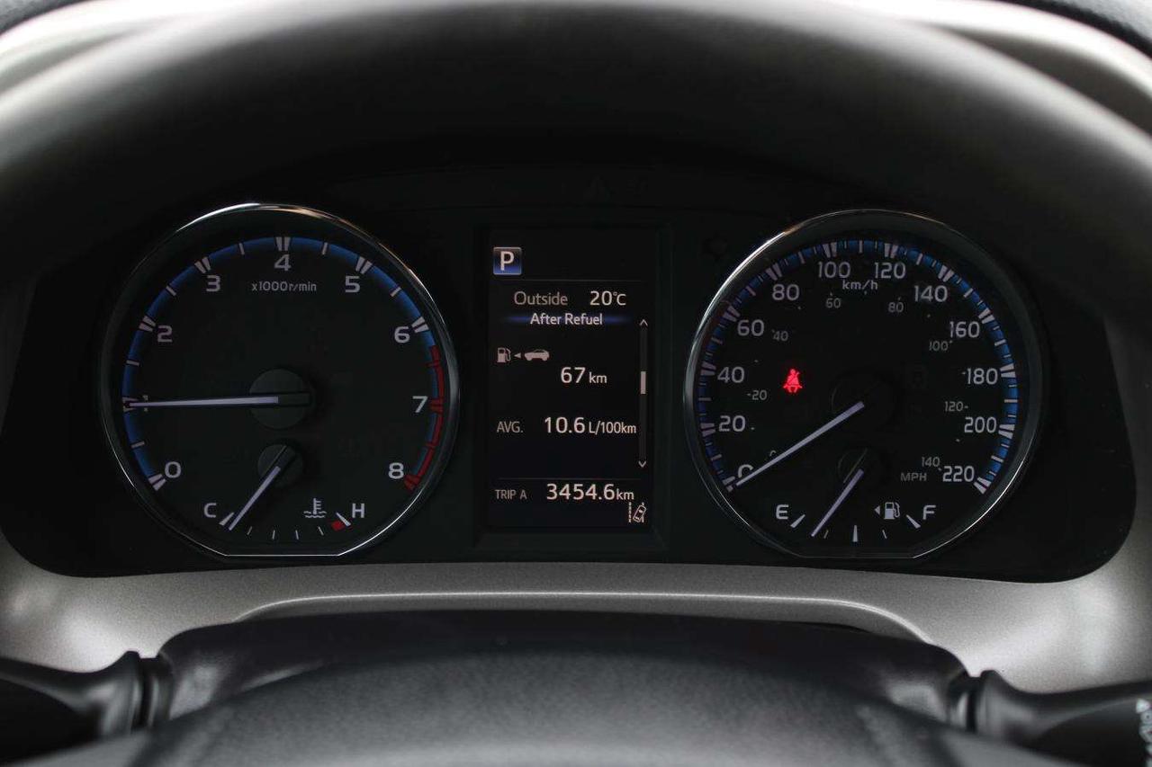 2018 Toyota RAV4 LE  AppleCarPlay ReverseCamera HtdSeats Photo