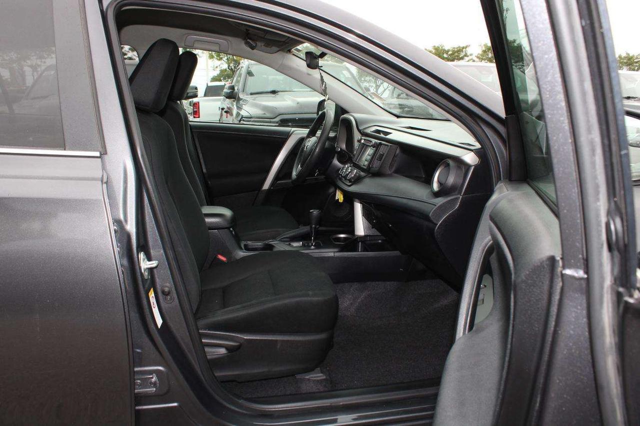2018 Toyota RAV4 LE  AppleCarPlay ReverseCamera HtdSeats Photo