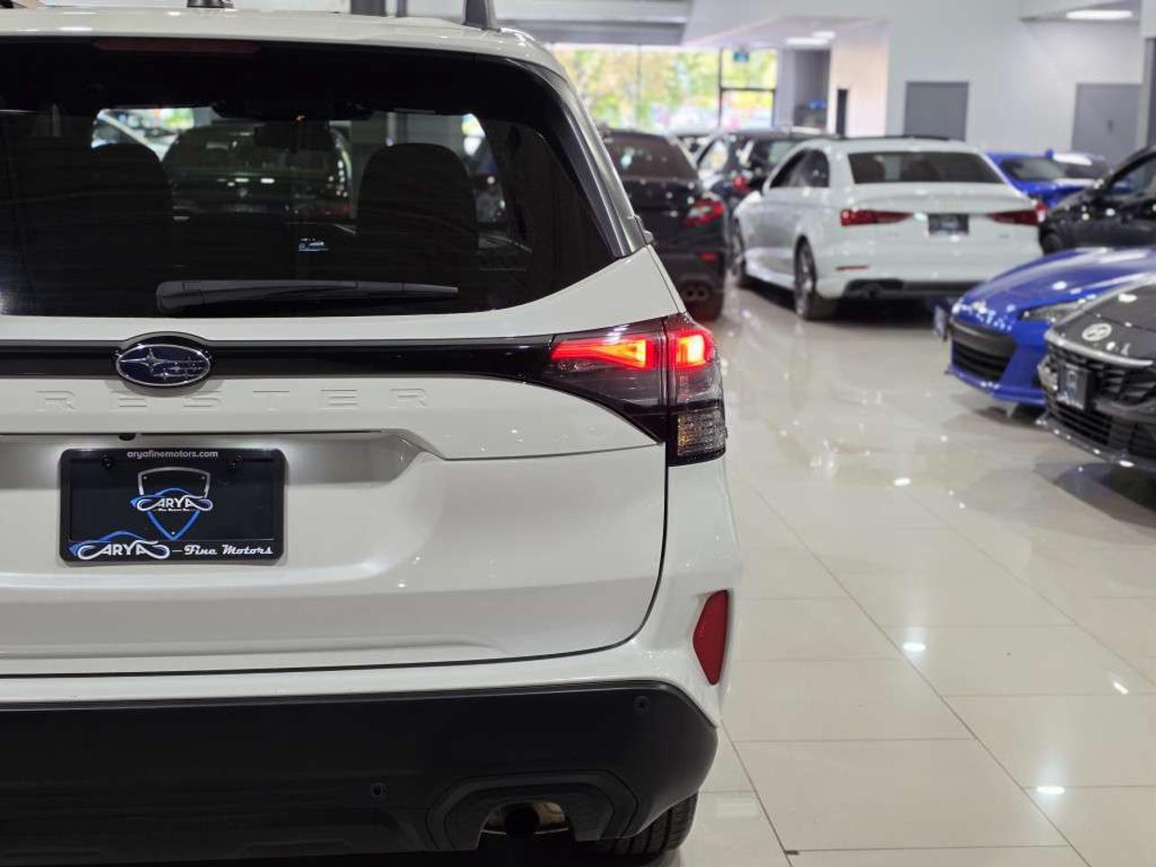2025 Subaru Forester TOURING W/EYESIGHT TECH AWD NO ACCIDENT ONTARIO VEHICLE LANE DEPARTURE SUNROOF Photo