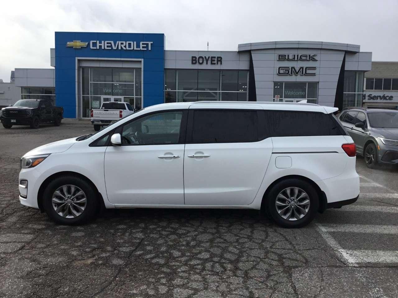 2020 Kia Sedona LX Photo5