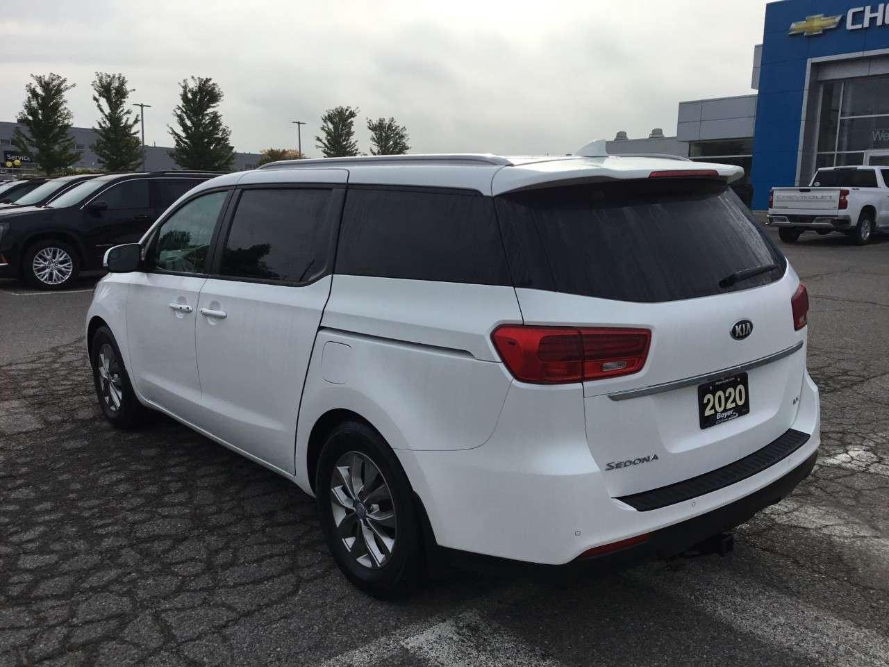 2020 Kia Sedona LX Photo