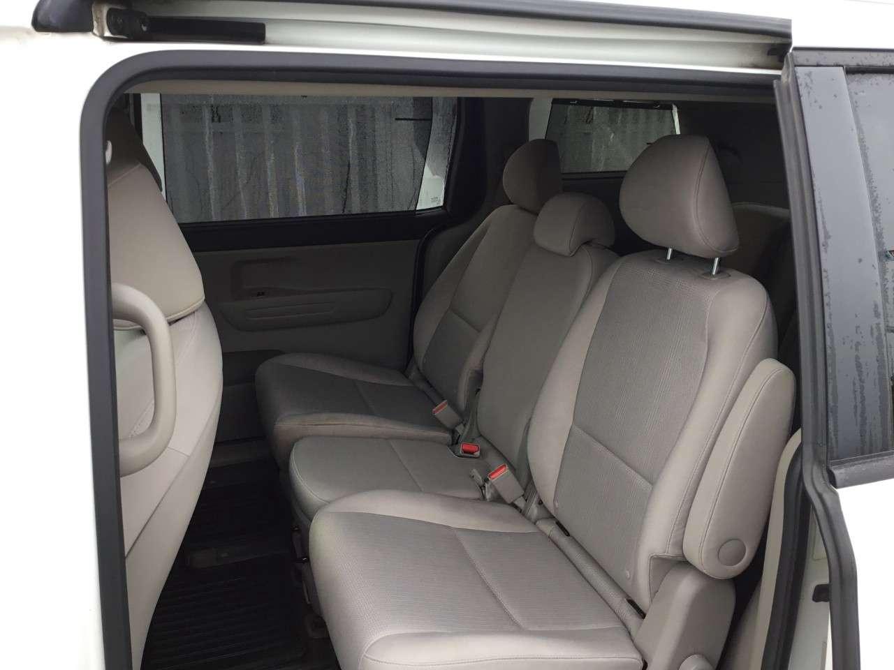 2020 Kia Sedona LX Photo