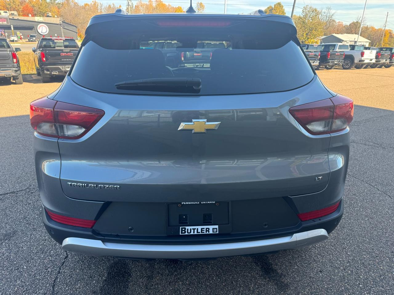 2022 Chevrolet TrailBlazer LT Front-Wheel Drive Photo3
