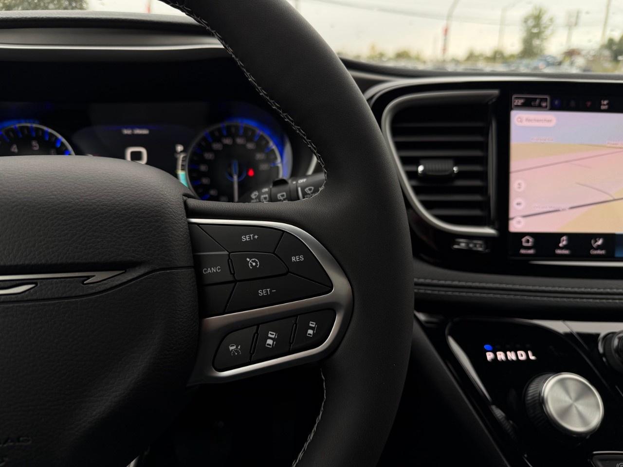 2027 Chrysler Pacifica Select FWD Photo
