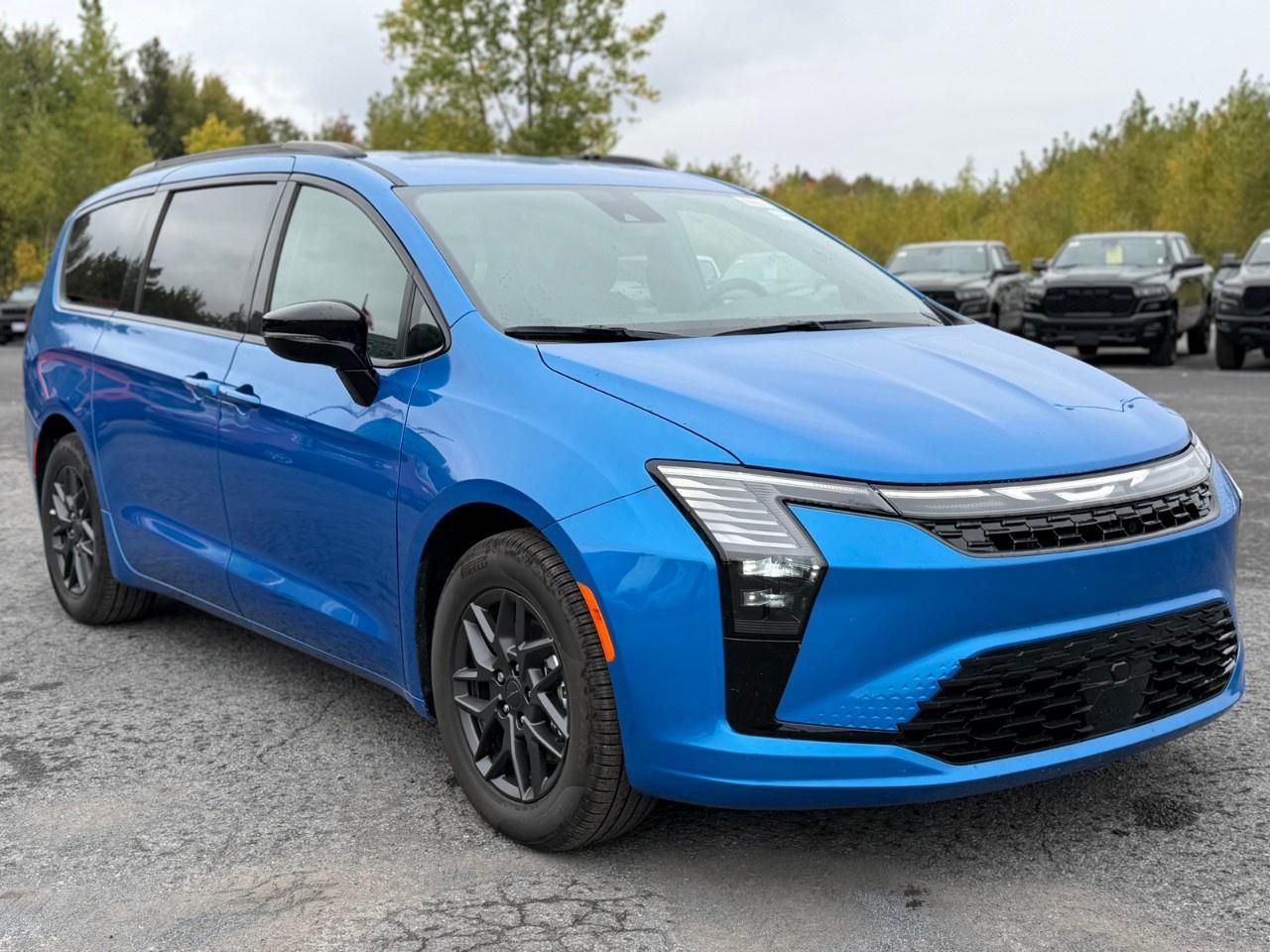 2027 Chrysler Pacifica Select FWD Photo