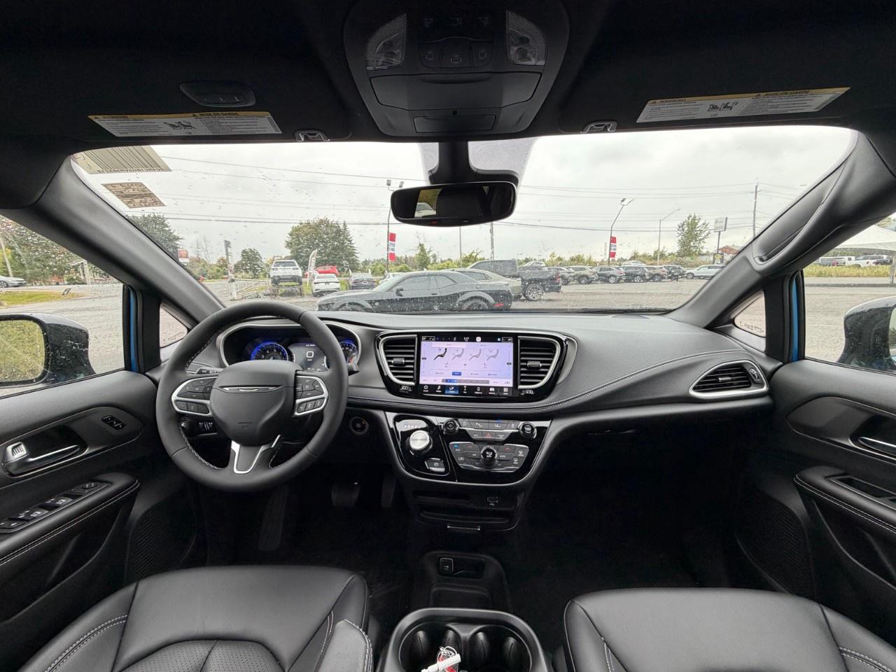 2027 Chrysler Pacifica Select FWD Photo