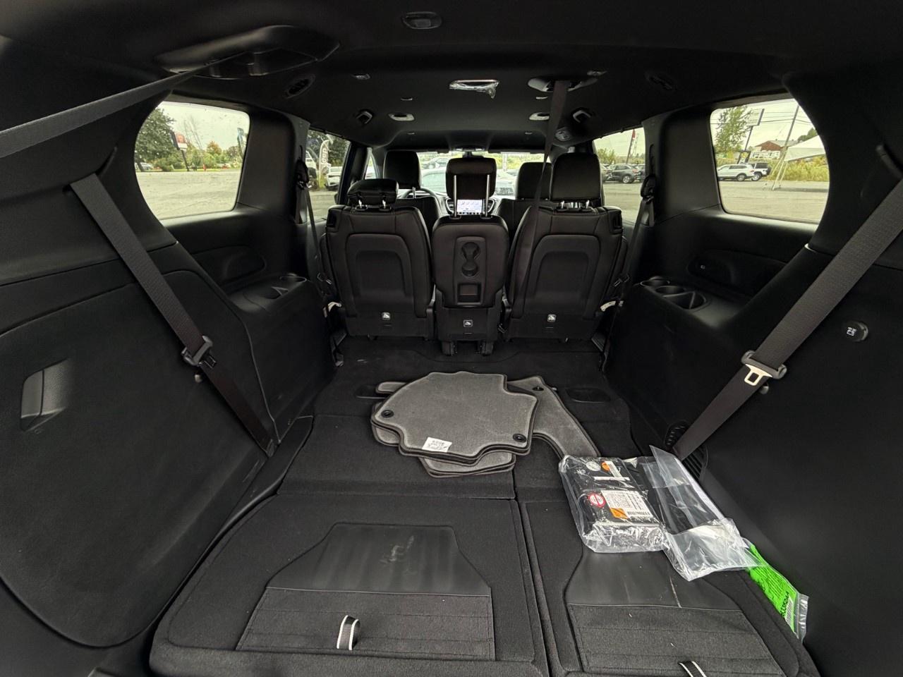 2027 Chrysler Pacifica Select FWD Photo