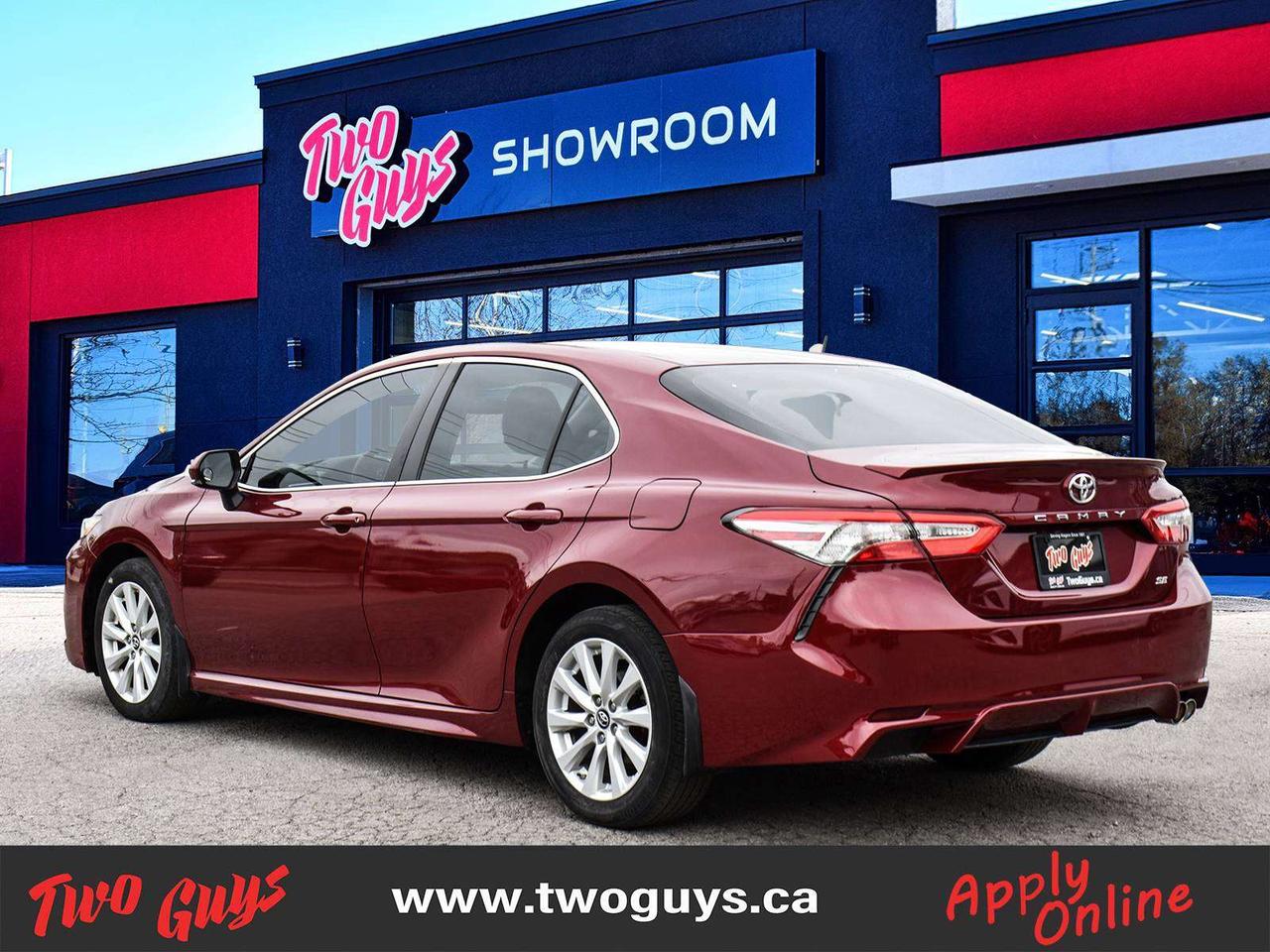 2018 Toyota Camry SE Back Up Camera Leather Heated Front Seats Photo