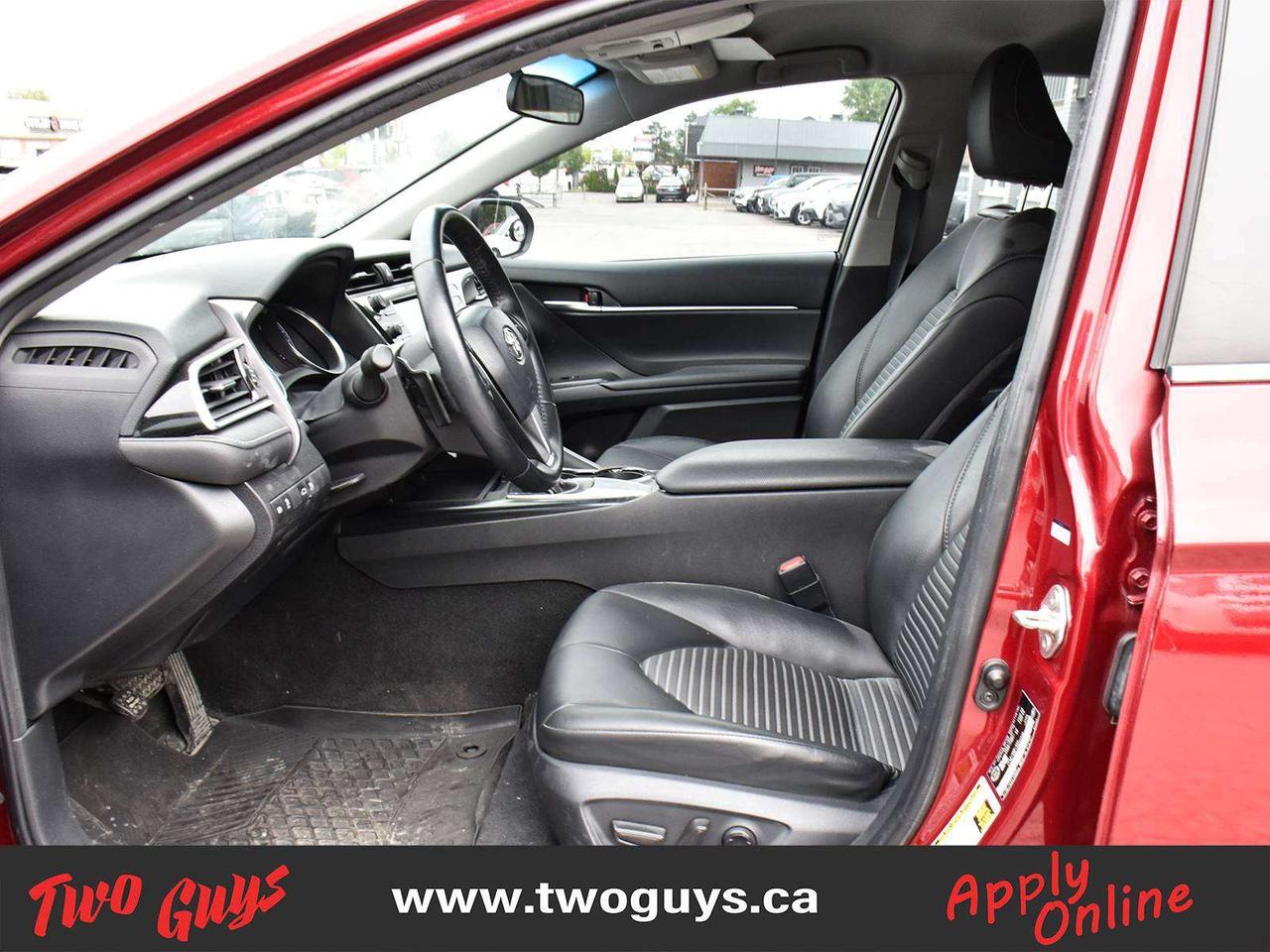 2018 Toyota Camry SE Back Up Camera Leather Heated Front Seats Photo