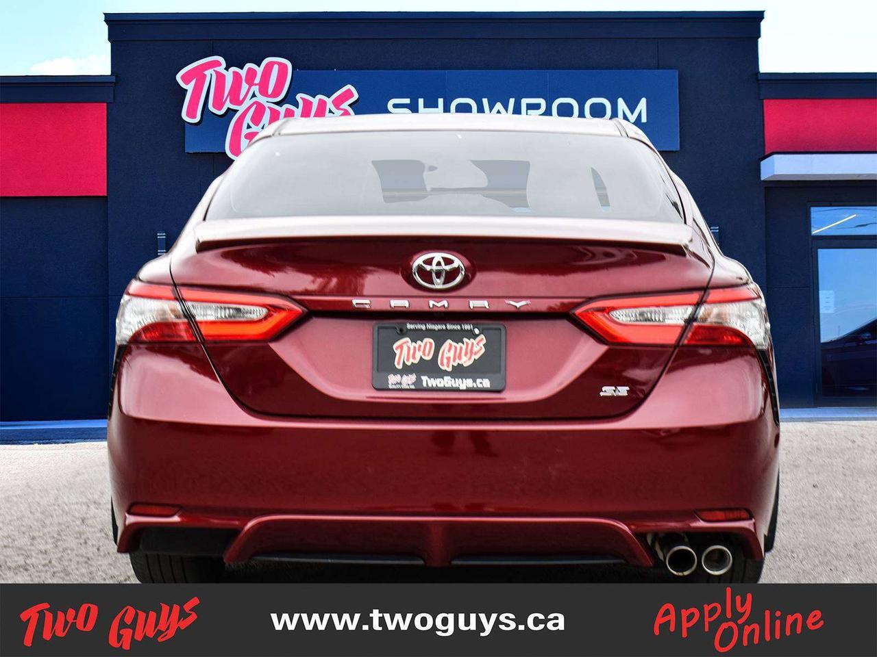 2018 Toyota Camry SE Back Up Camera Leather Heated Front Seats Photo