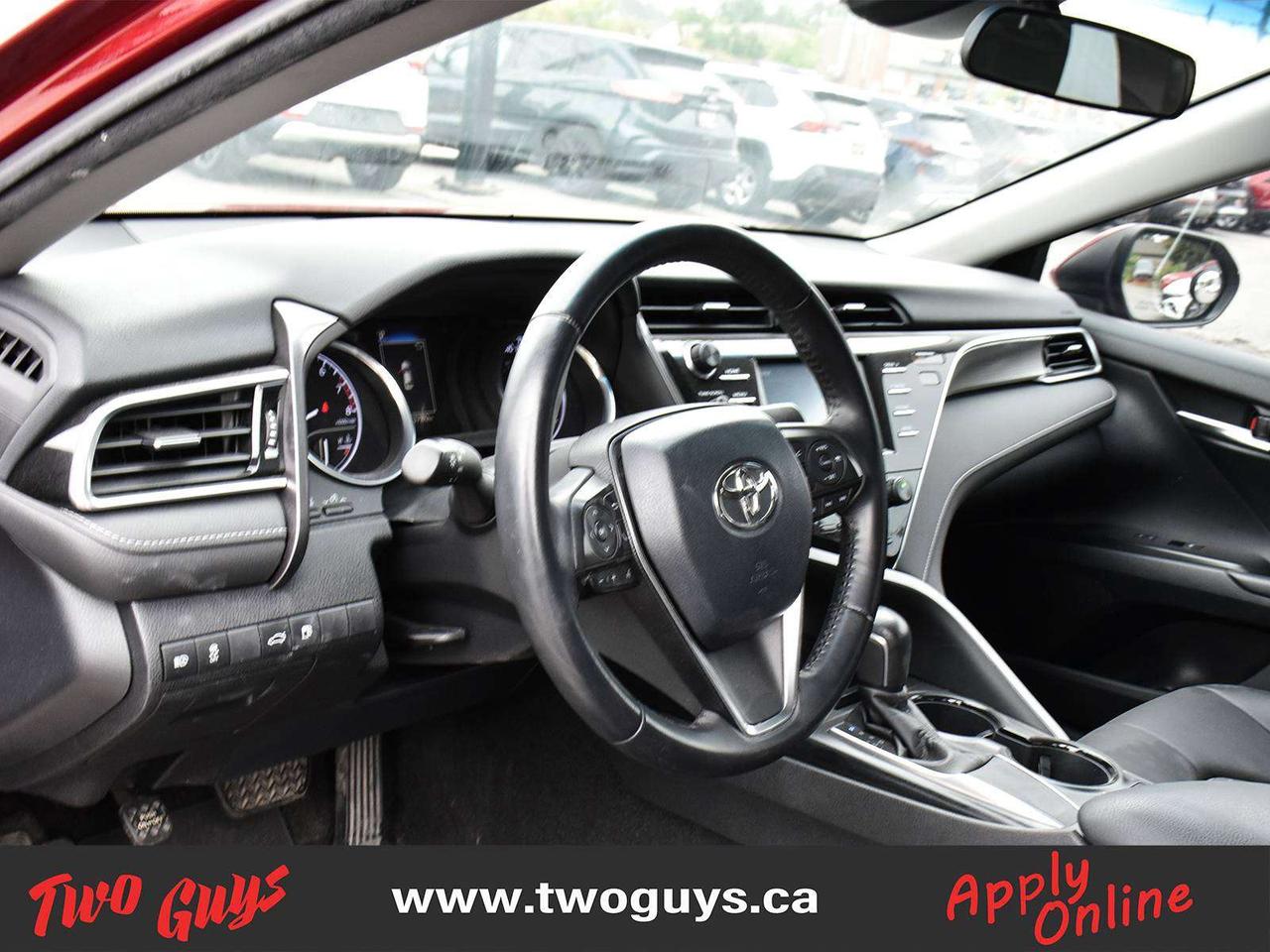 2018 Toyota Camry SE Back Up Camera Leather Heated Front Seats Photo