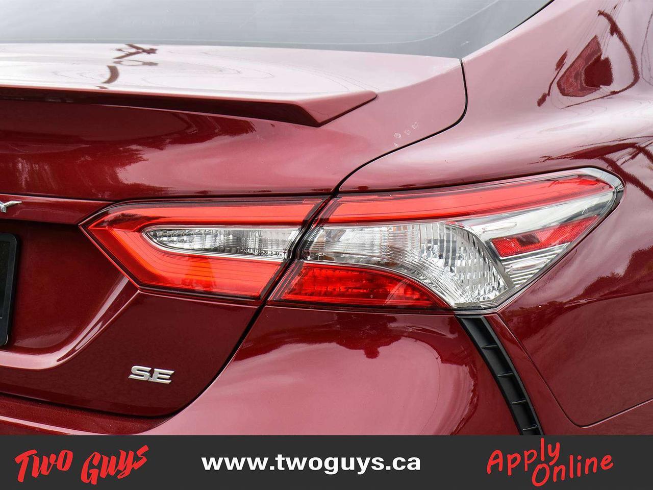 2018 Toyota Camry SE Back Up Camera Leather Heated Front Seats Photo