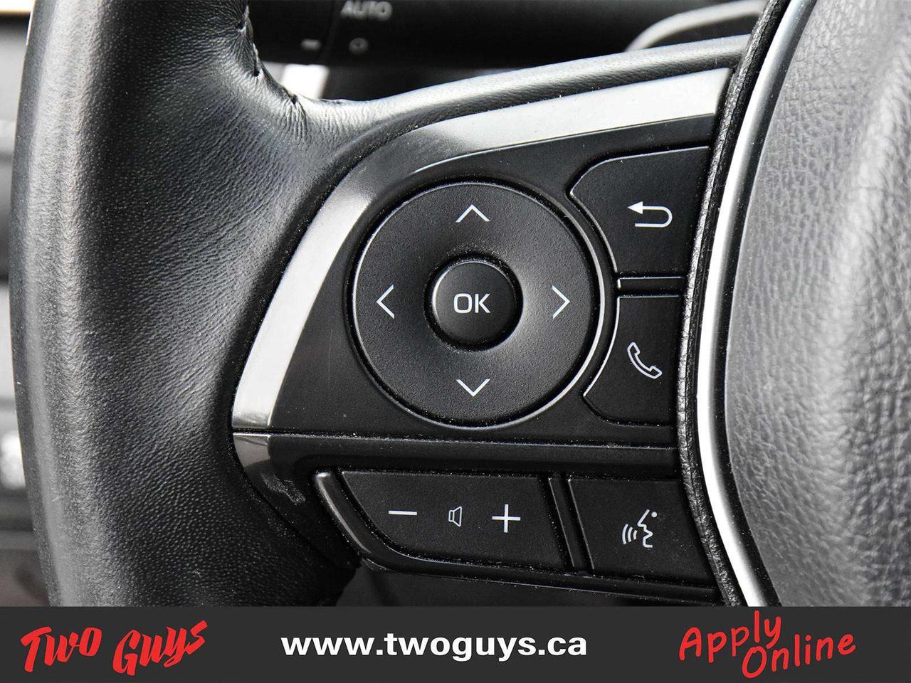 2018 Toyota Camry SE Back Up Camera Leather Heated Front Seats Photo