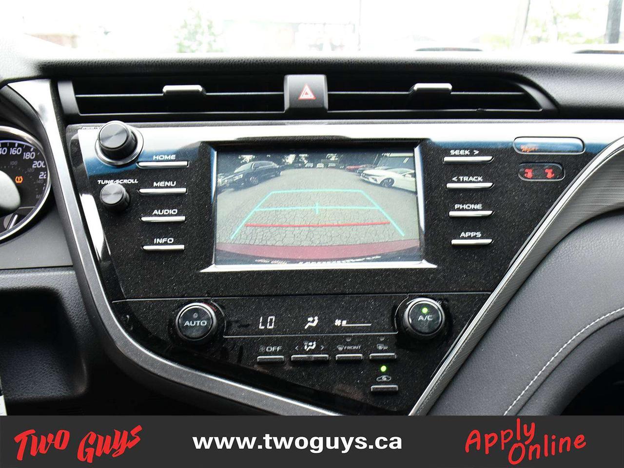 2018 Toyota Camry SE Back Up Camera Leather Heated Front Seats Photo