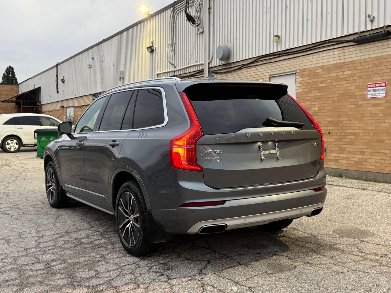 2020 Volvo XC90 Momentum l T6 l AWD l 4Cyl l 7 Passenger l 2.0T l Photo