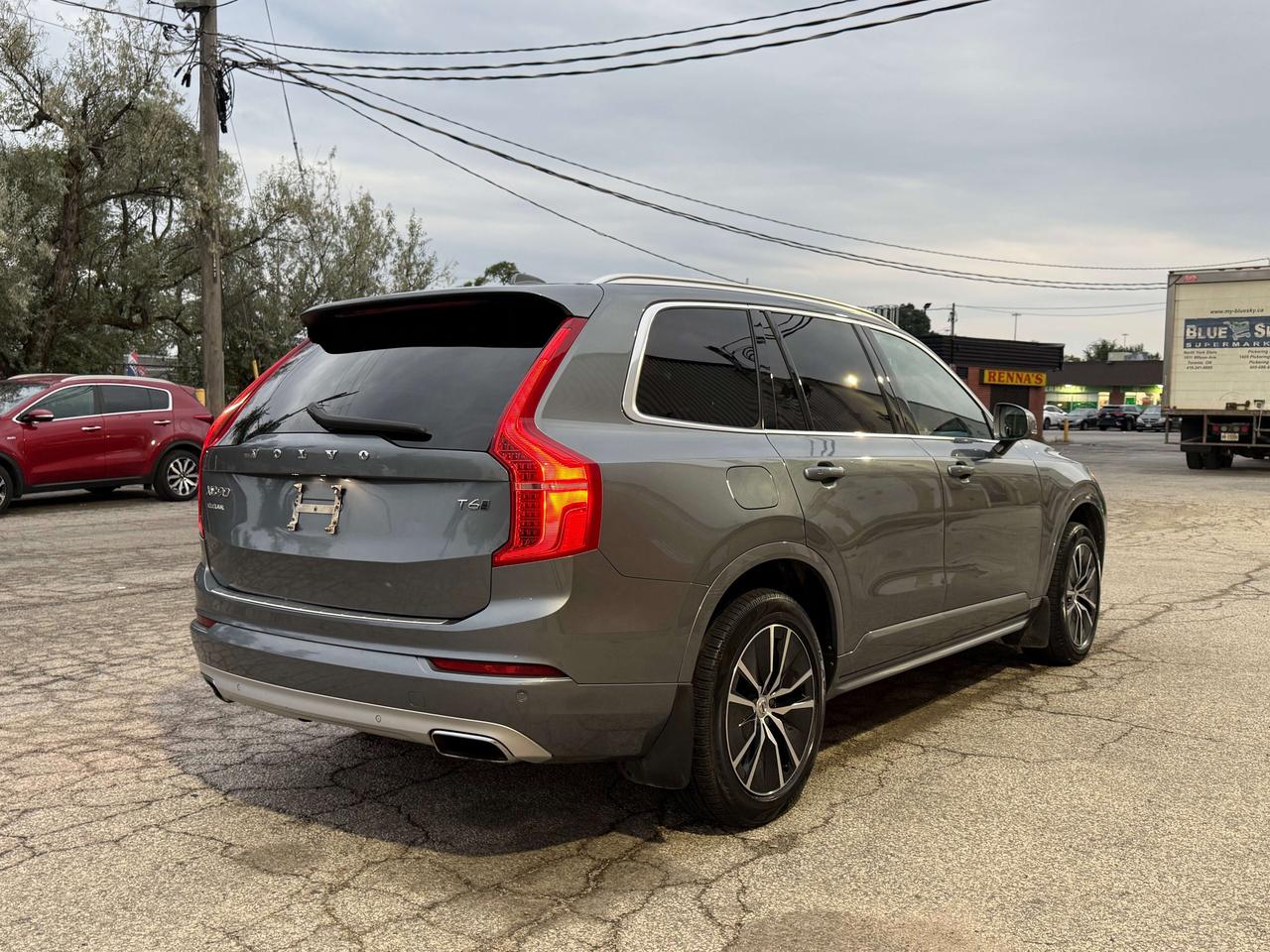 2020 Volvo XC90 Momentum l T6 l AWD l 4Cyl l 7 Passenger l 2.0T l Photo