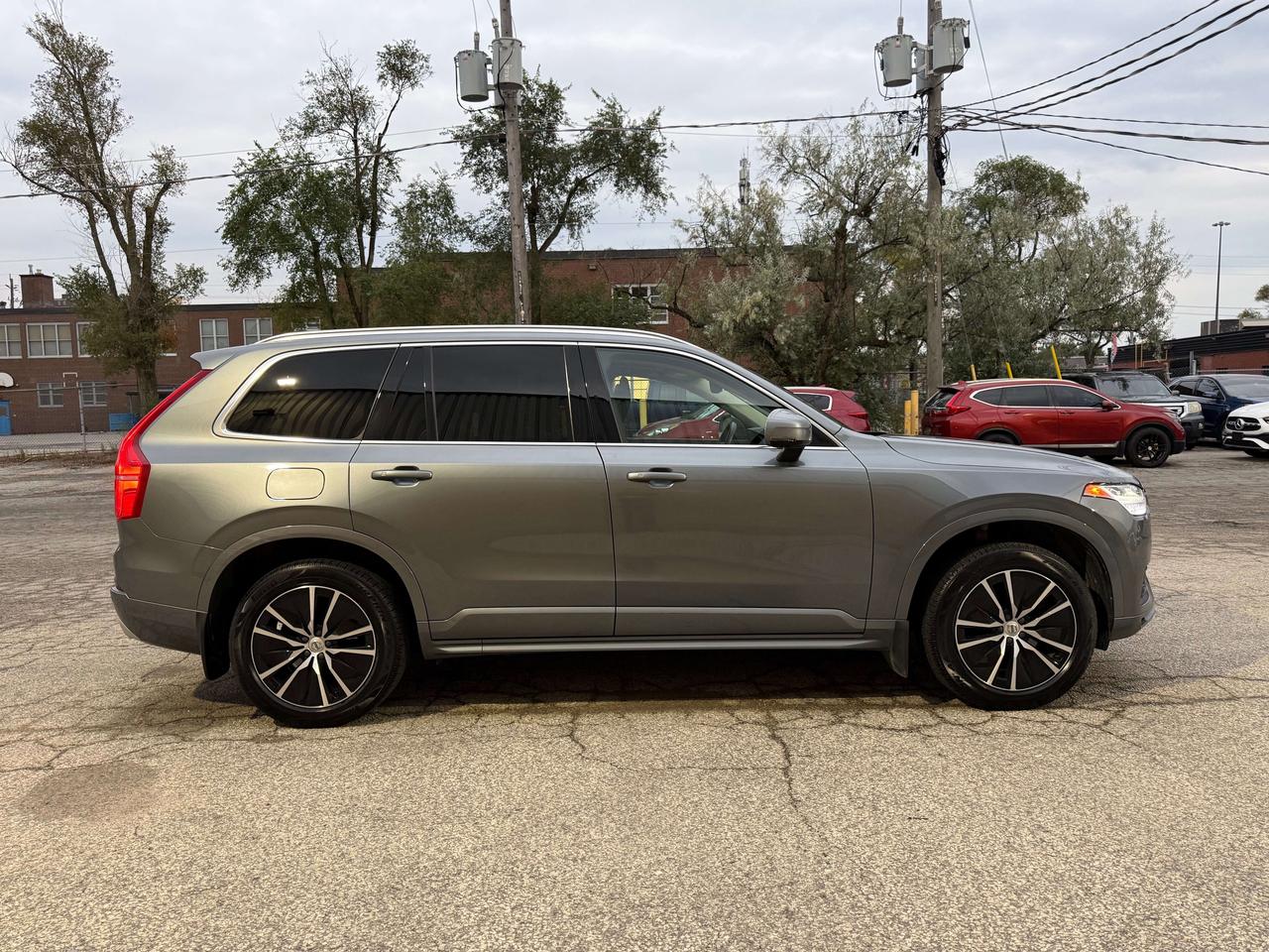 2020 Volvo XC90 Momentum l T6 l AWD l 4Cyl l 7 Passenger l 2.0T l Photo