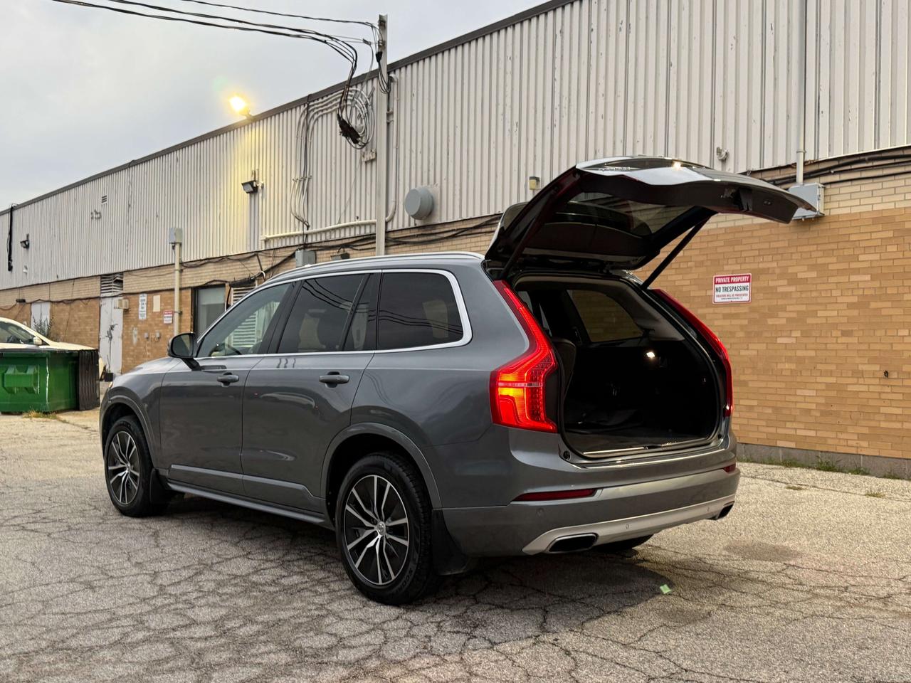 2020 Volvo XC90 Momentum l T6 l AWD l 4Cyl l 7 Passenger l 2.0T l Photo